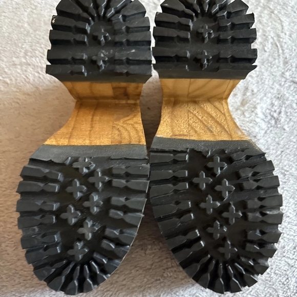 Corkys Black and Tan Hey Girl Chunky Heel Mules Size 7 - Picture 4 of 5